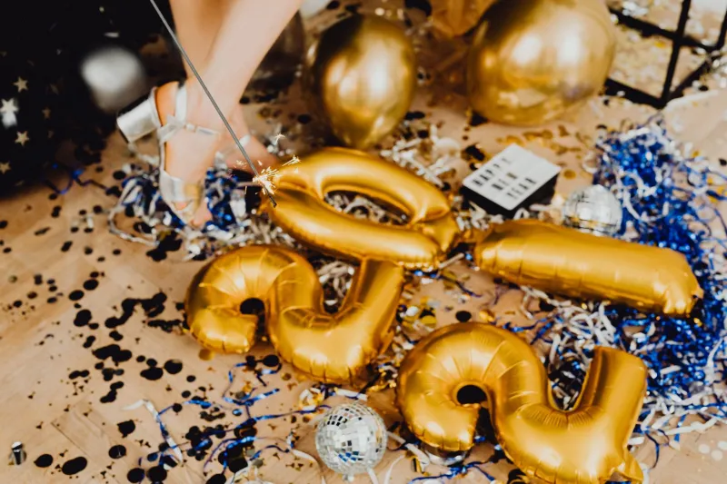 Midnight at Yours: The Ultimate Blueprint for a New Year's Eve House Party That Outshines Every Bar in Town