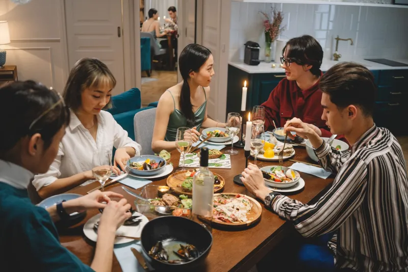 Block, Bite, Repeat: The Ultimate Guide to Throwing a Progressive Dinner Party That Makes Your Whole Neighborhood Feel Like a Five-Star Restaurant